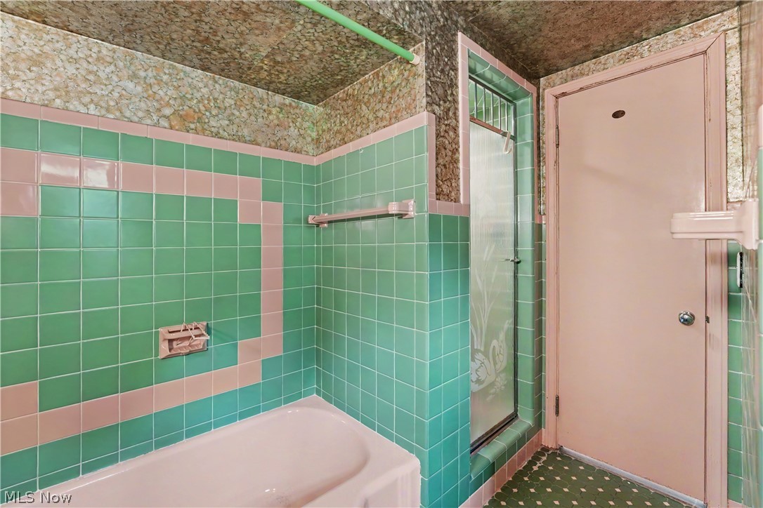 19909 Malvern Road Shaker Heights OH 44122