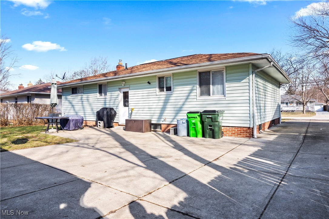 156 Maplelawn Drive Berea OH 44017