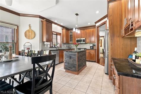 2687 Carrington Street NW North Canton OH 44720