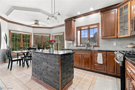 2687 Carrington Street NW North Canton OH 44720