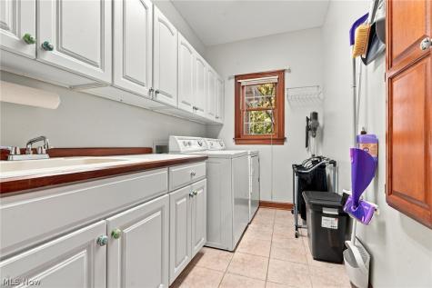 2687 Carrington Street NW North Canton OH 44720
