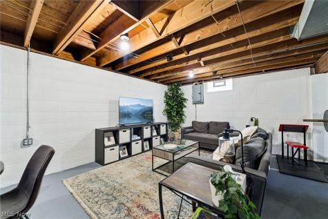 432 Mackinaw Avenue Bath OH 44333