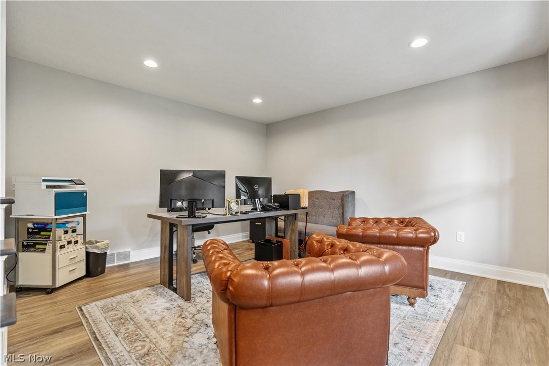 11121 Geib Avenue NE Hartville OH 44632