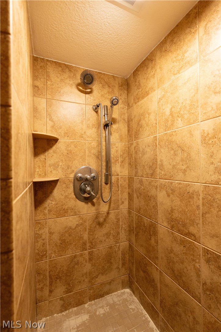 11121 Geib Avenue NE Hartville OH 44632