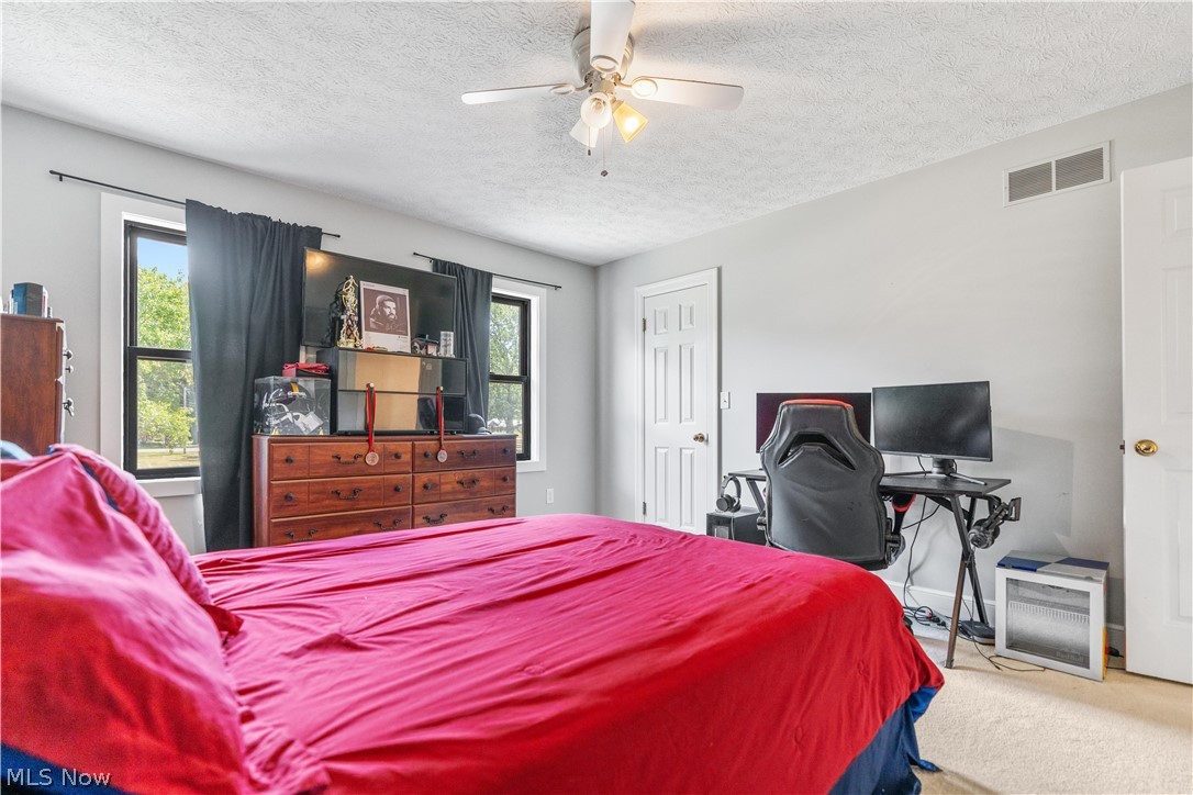 11121 Geib Avenue NE Hartville OH 44632