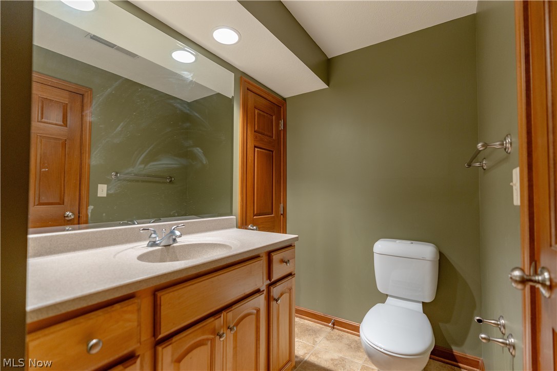 11121 Geib Avenue NE Hartville OH 44632
