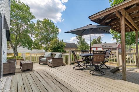 11121 Geib Avenue NE Hartville OH 44632