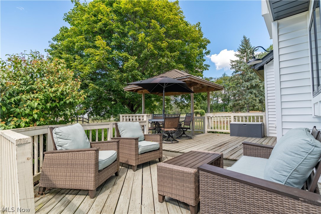 11121 Geib Avenue NE Hartville OH 44632