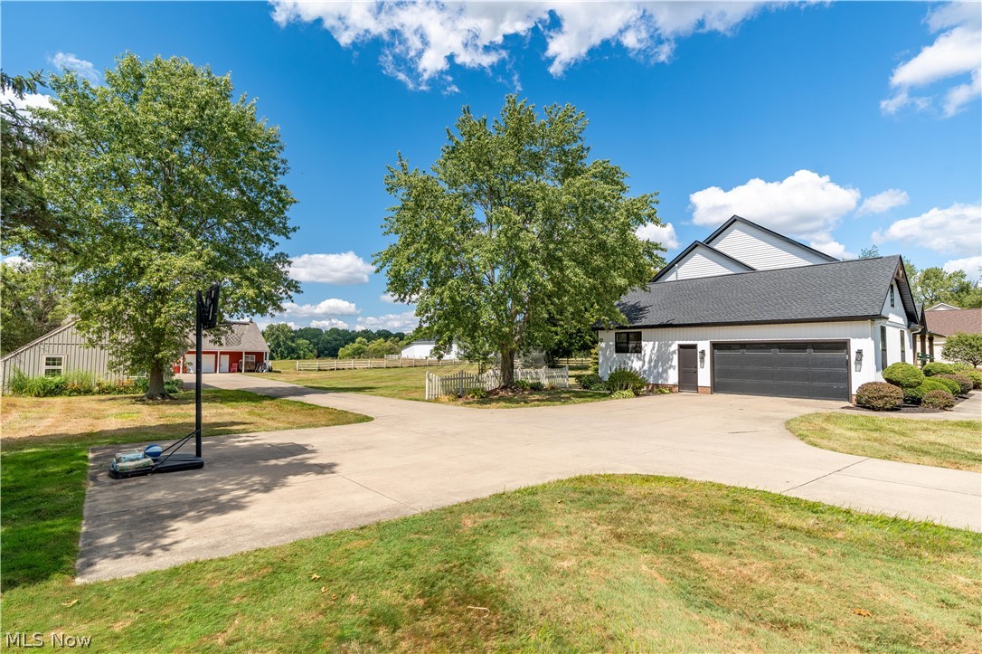 11121 Geib Avenue NE Hartville OH 44632