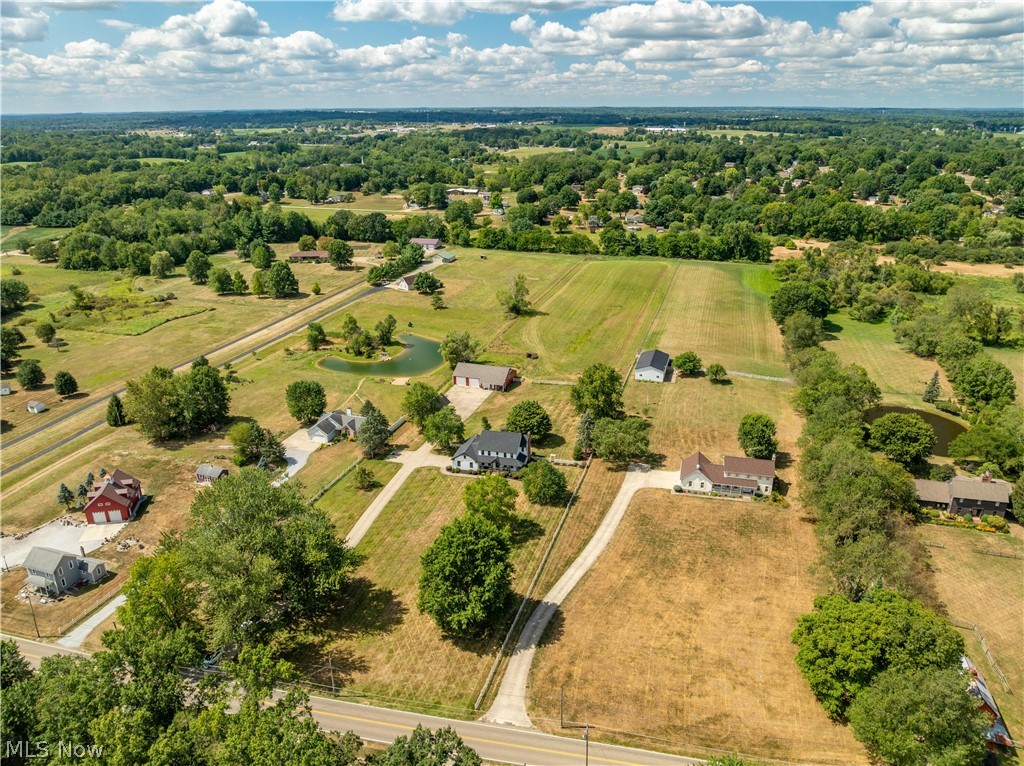 11121 Geib Avenue NE Hartville OH 44632