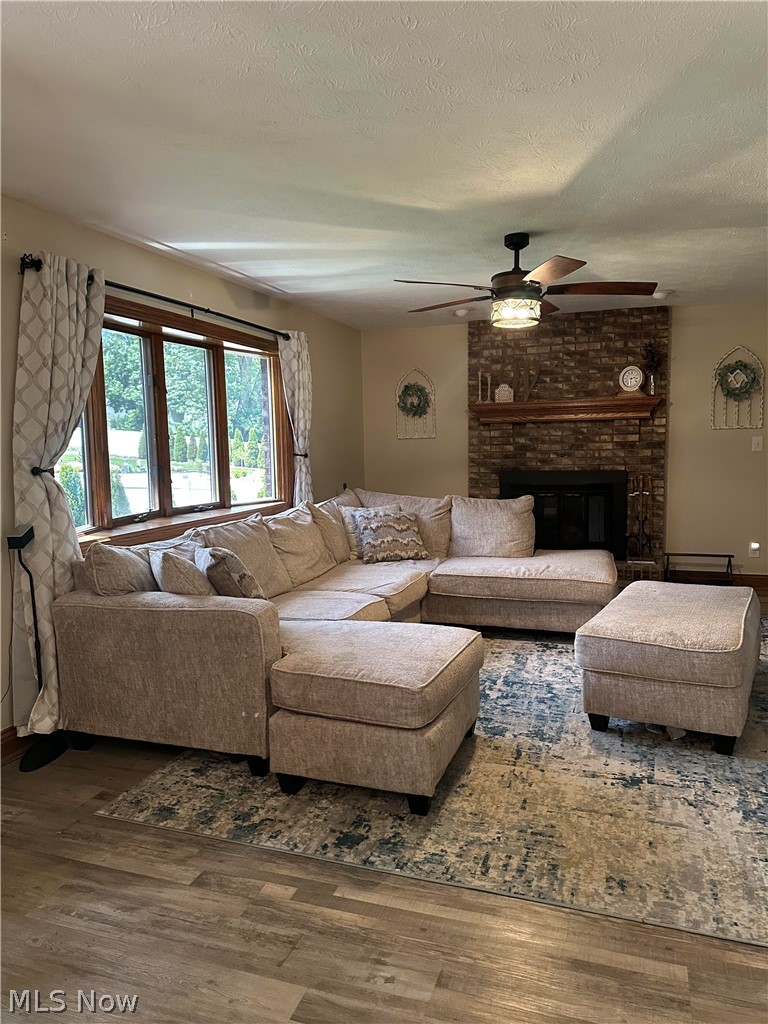 3874 April Drive Uniontown OH 44685