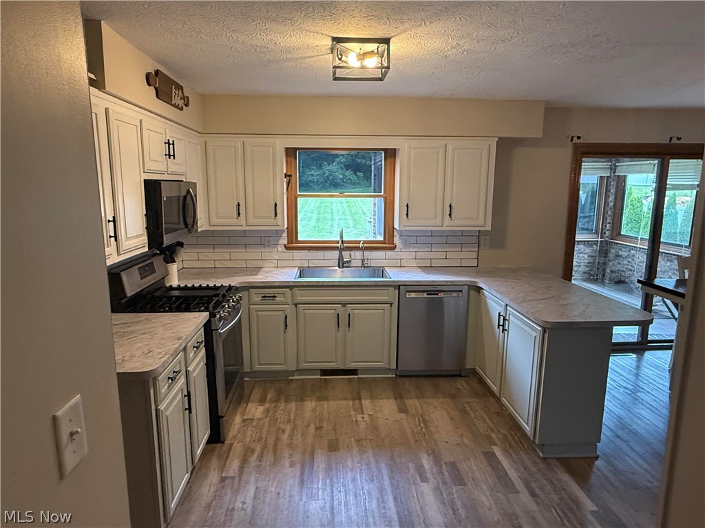 3874 April Drive Uniontown OH 44685