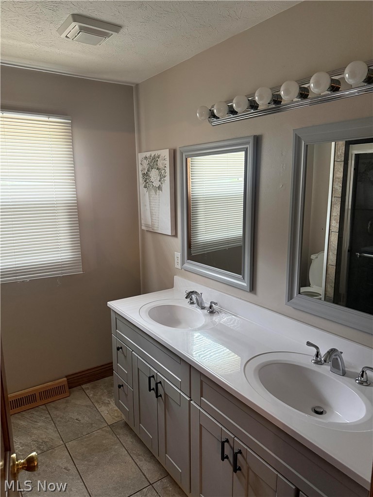 3874 April Drive Uniontown OH 44685