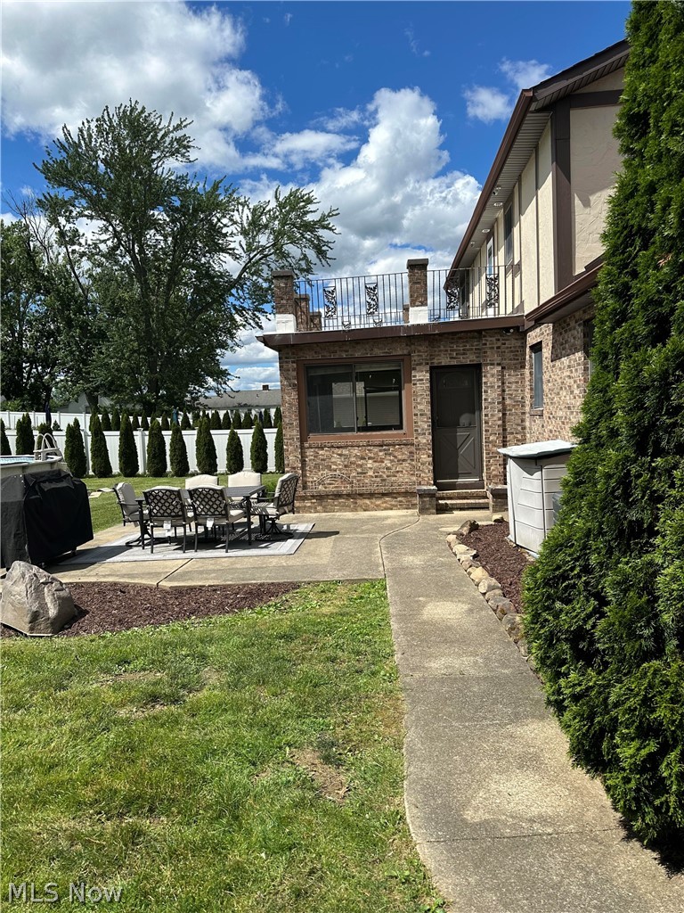 3874 April Drive Uniontown OH 44685