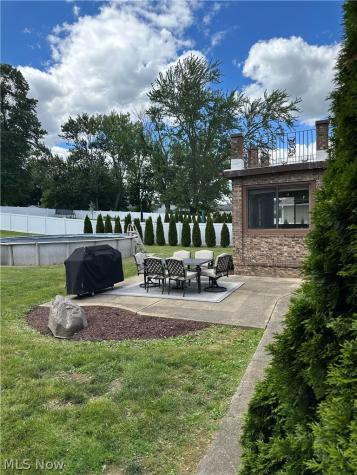 3874 April Drive Uniontown OH 44685