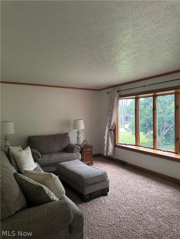 3874 April Drive Uniontown OH 44685