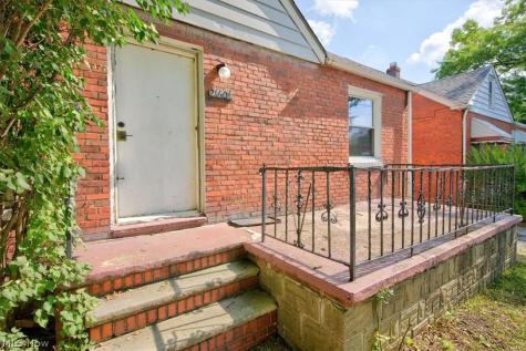 21603 Libby Road Maple Heights OH 44137