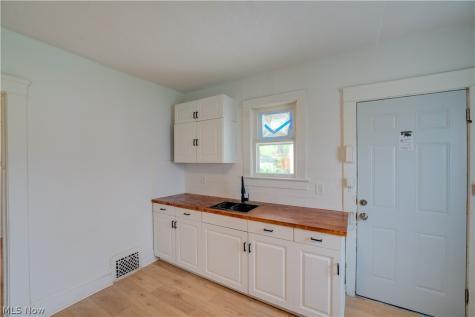 3241 E 116th Street Cleveland OH 44120
