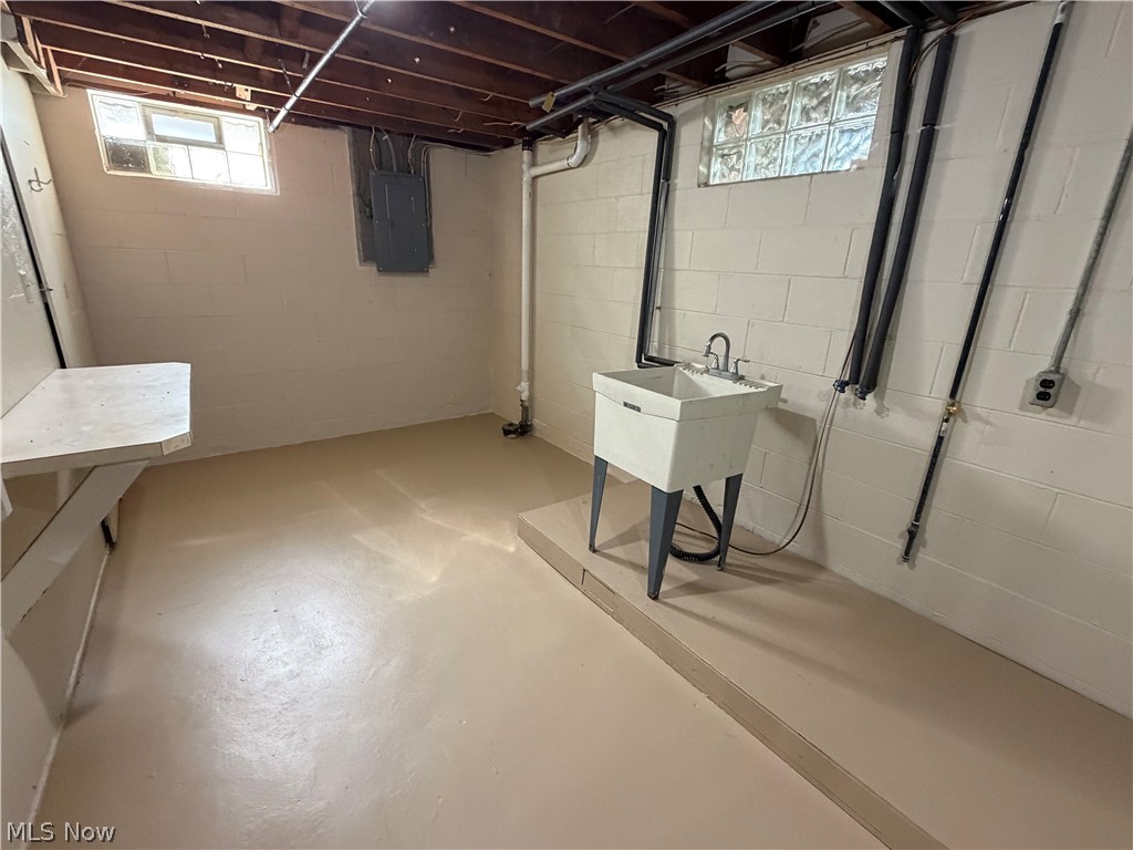 1385 Niagara Avenue Akron OH 44305