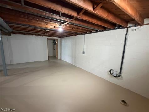 1385 Niagara Avenue Akron OH 44305