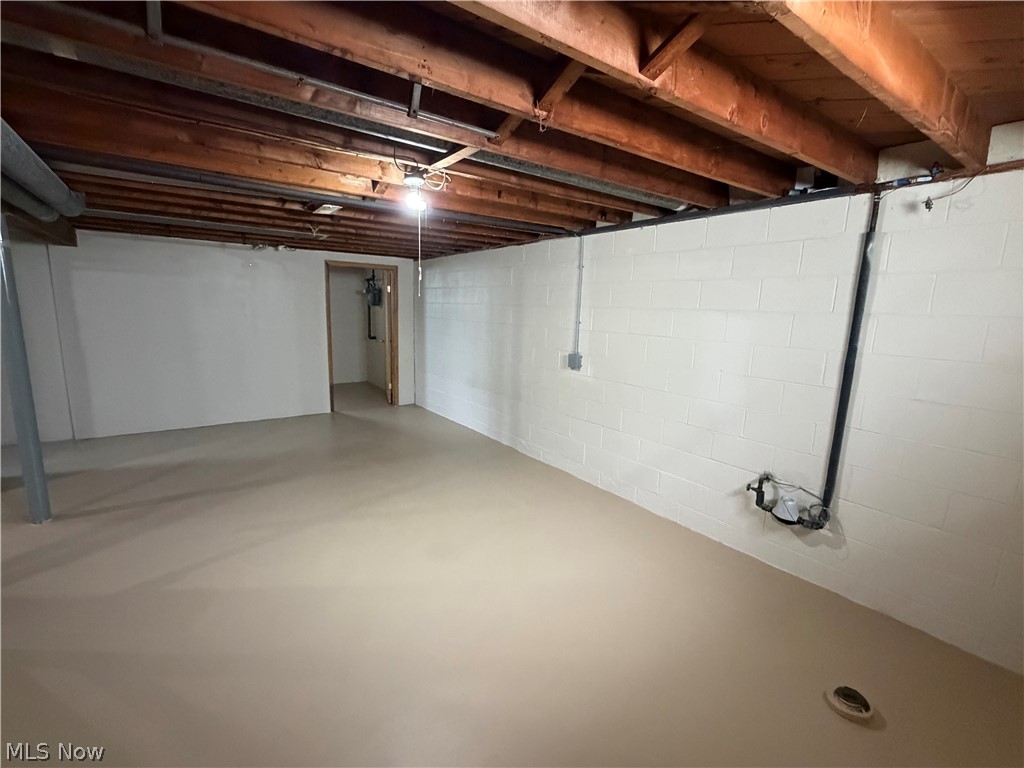 1385 Niagara Avenue Akron OH 44305