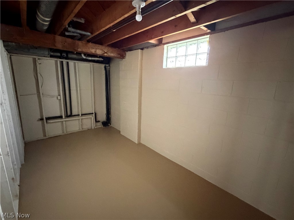 1385 Niagara Avenue Akron OH 44305