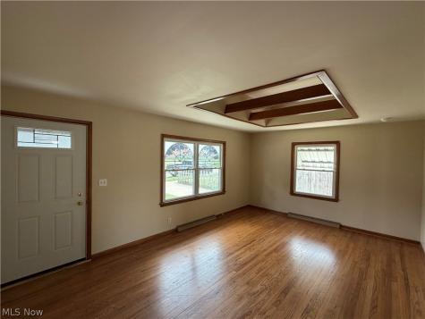 1385 Niagara Avenue Akron OH 44305