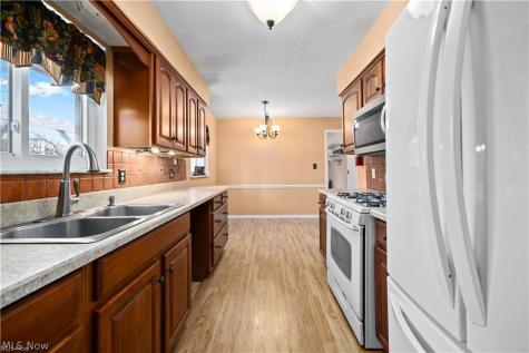 4960 W Park Drive North Olmsted OH 44070