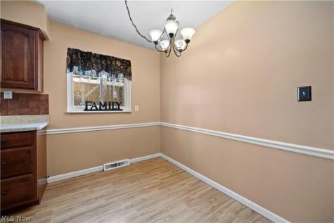 4960 W Park Drive North Olmsted OH 44070