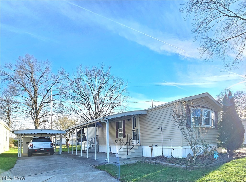 27 Flagler Drive Olmsted Twp OH 44138