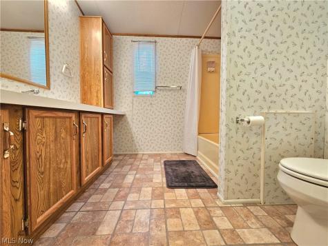 27 Flagler Drive Olmsted Twp OH 44138