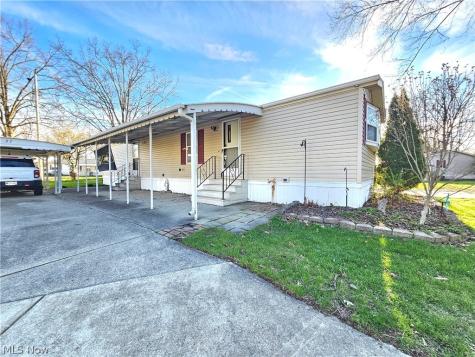 27 Flagler Drive Olmsted Twp OH 44138