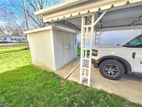 27 Flagler Drive Olmsted Twp OH 44138