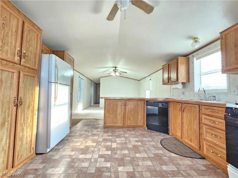 27 Flagler Drive Olmsted Twp OH 44138