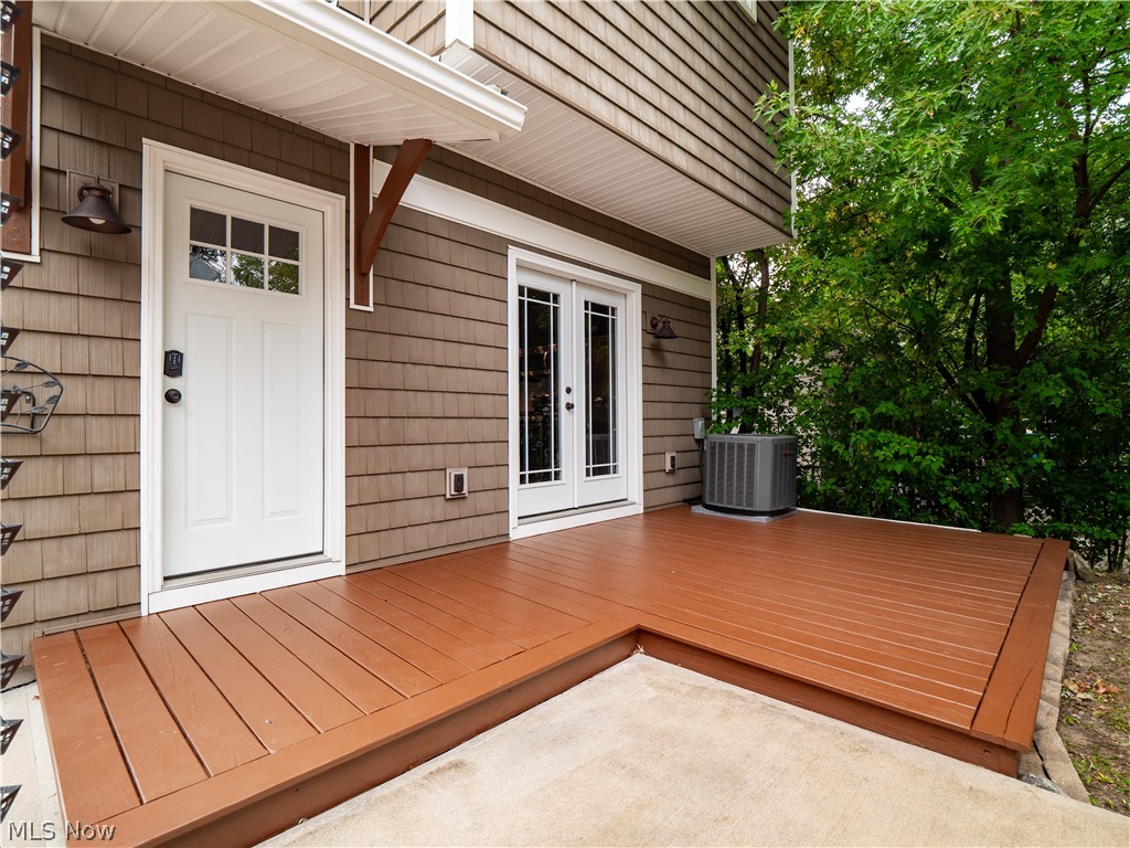 1427 Scenic Street Lakewood OH 44107