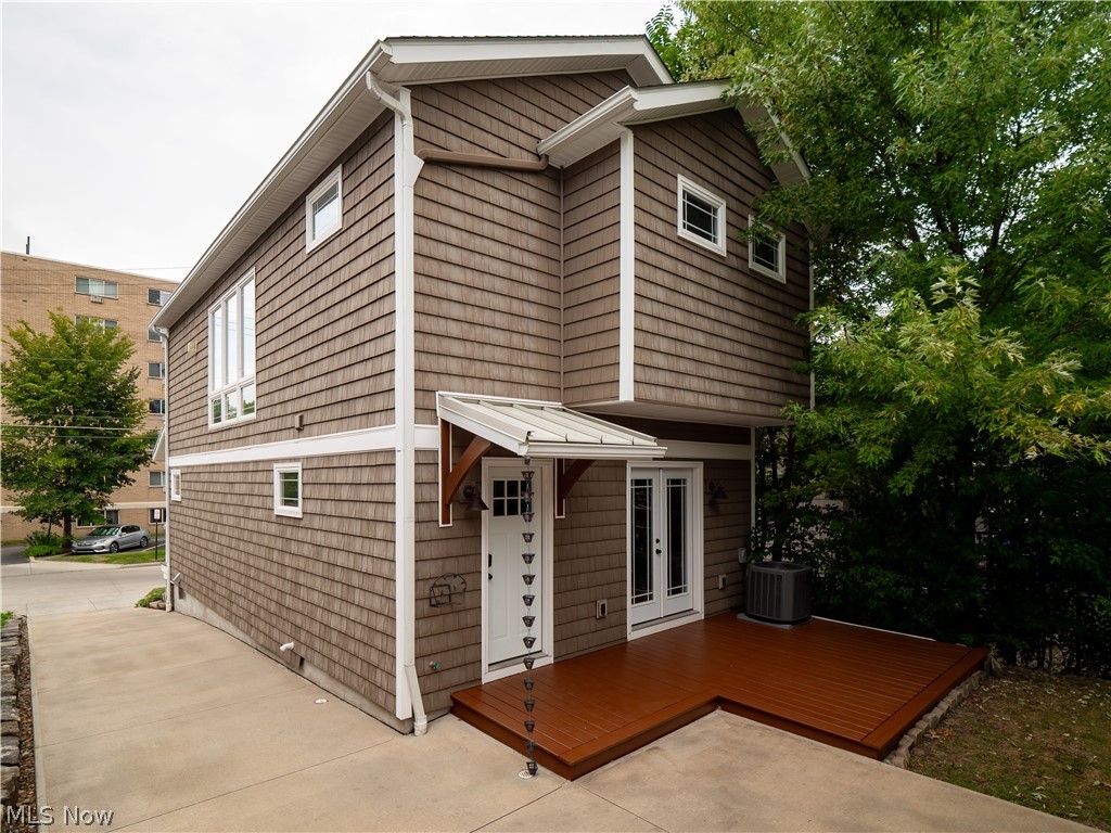 1427 Scenic Street Lakewood OH 44107