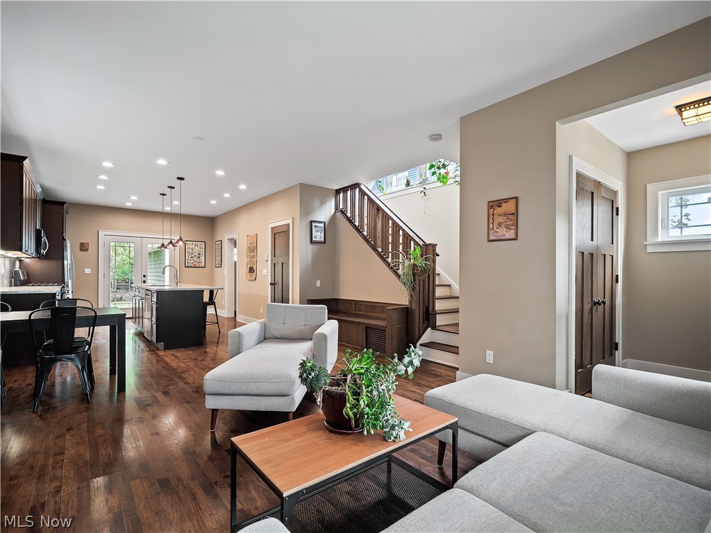 1427 Scenic Street Lakewood OH 44107