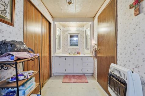 261 Chelsea Drive Willoughby OH 44094