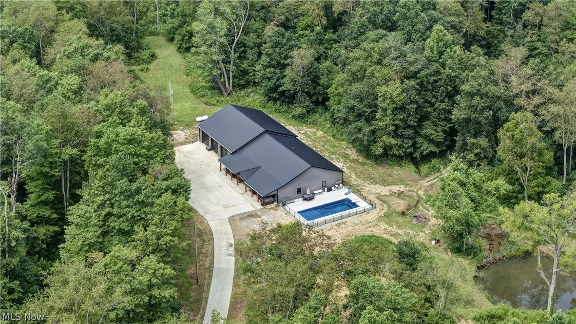6168 SE Buckeye Hollow Road SE Uhrichsville OH 44683