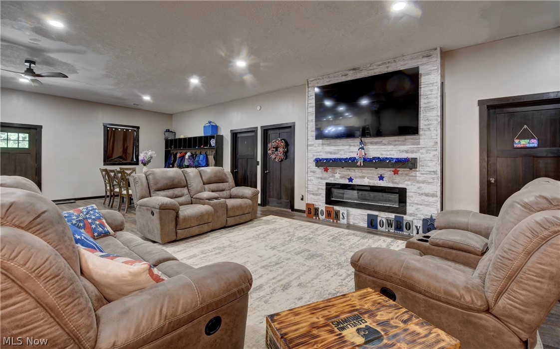 6168 SE Buckeye Hollow Road SE Uhrichsville OH 44683