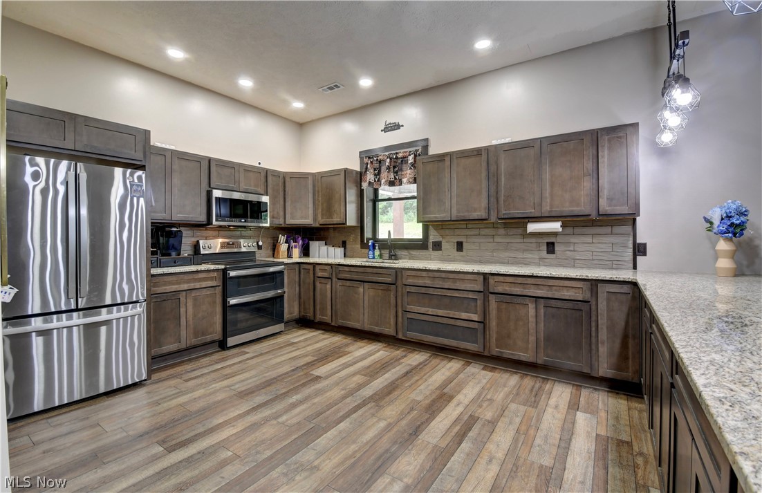 6168 SE Buckeye Hollow Road SE Uhrichsville OH 44683