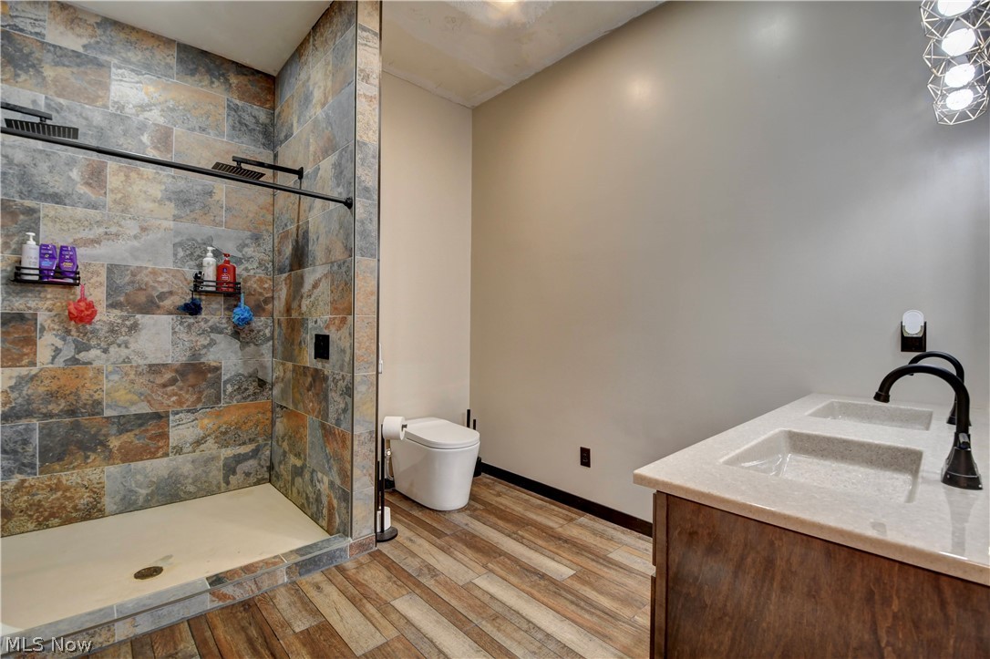 6168 SE Buckeye Hollow Road SE Uhrichsville OH 44683