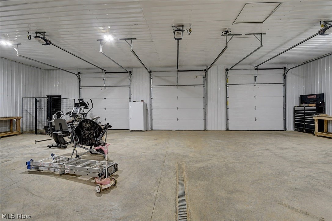 6168 SE Buckeye Hollow Road SE Uhrichsville OH 44683