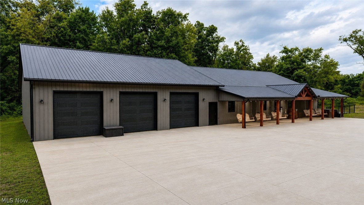 6168 SE Buckeye Hollow Road SE Uhrichsville OH 44683