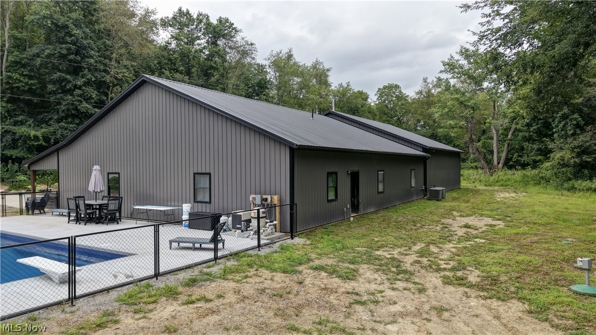 6168 SE Buckeye Hollow Road SE Uhrichsville OH 44683