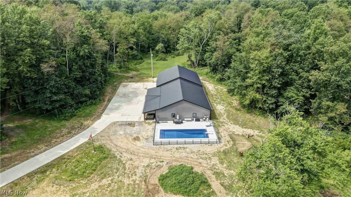 6168 SE Buckeye Hollow Road SE Uhrichsville OH 44683
