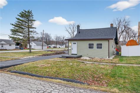 605 W Shore Boulevard Sheffield Lake OH 44054