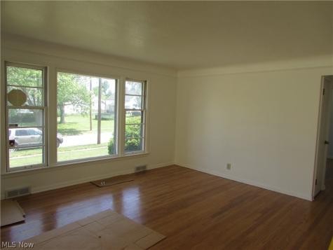 20732 Applegate Road Maple Heights OH 44137