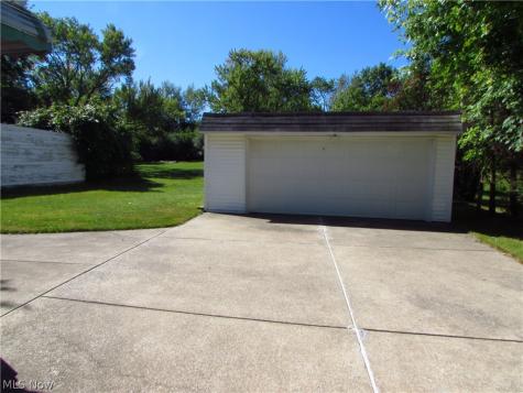 20732 Applegate Road Maple Heights OH 44137