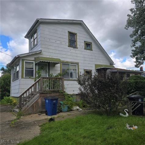 17108 Deforest Avenue Cleveland OH 44128